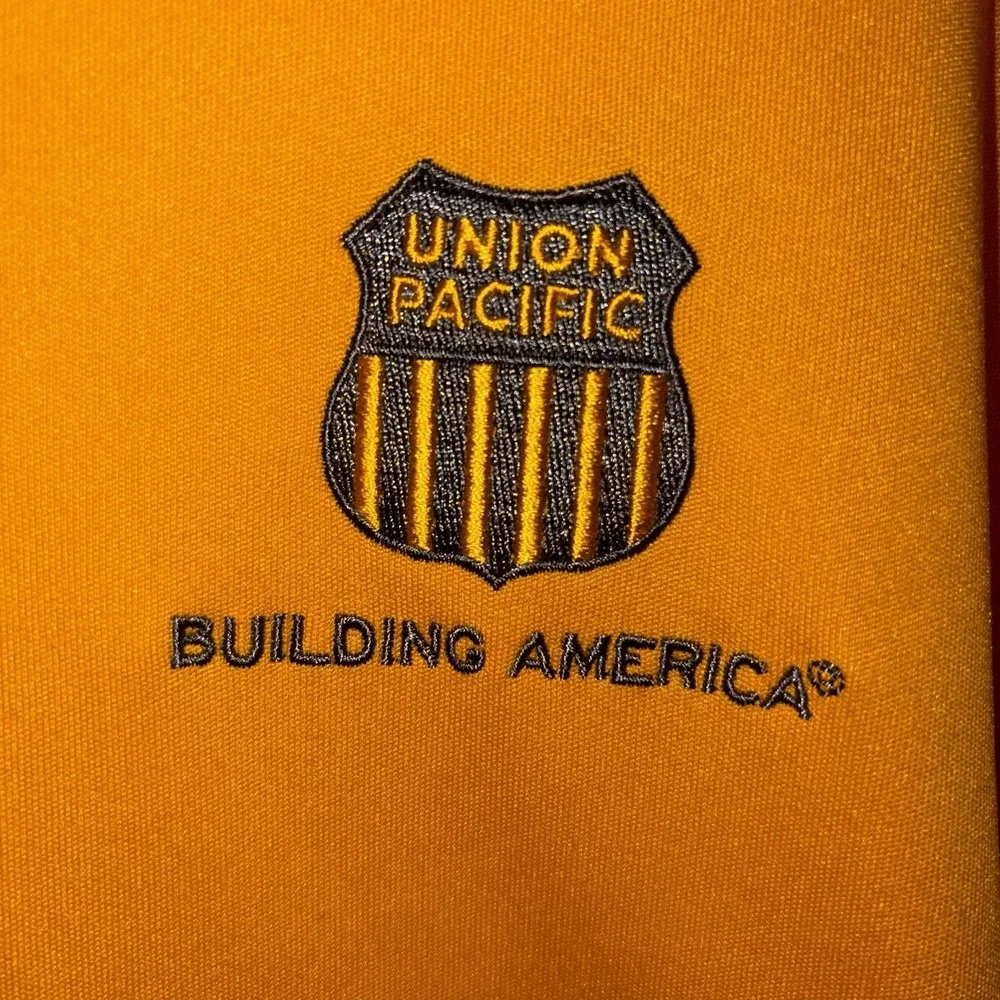 Union Pacific 1/4 Zip Pullover Jacket W/patch   Yellow Pockets XL RAILROAD Train